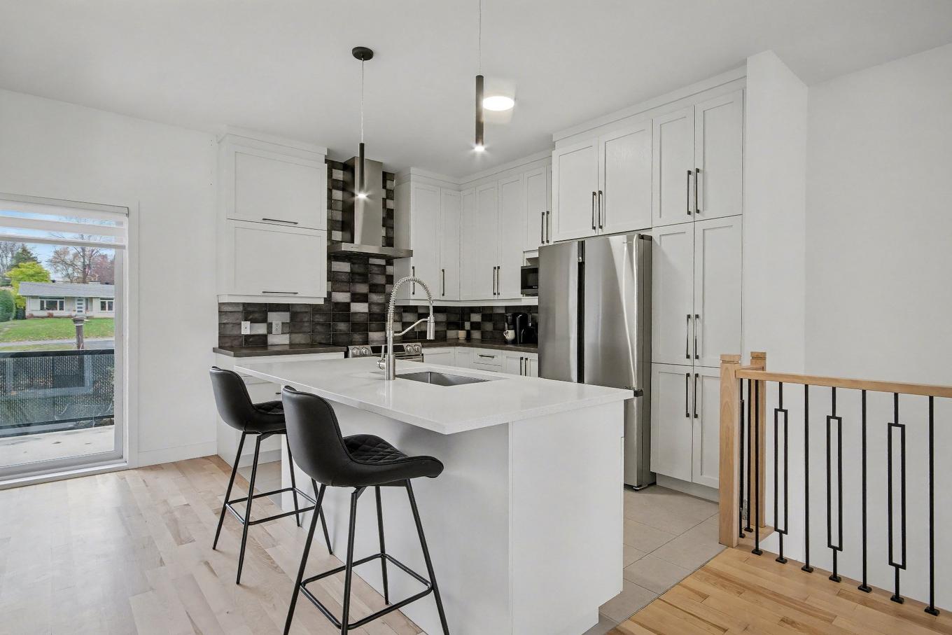 Kitchen - 75 Rue Jules-Duval, Saint-Jean-Sur-Richelieu, QC - Indoor Photo Showing Kitchen With Upgraded Kitchen
