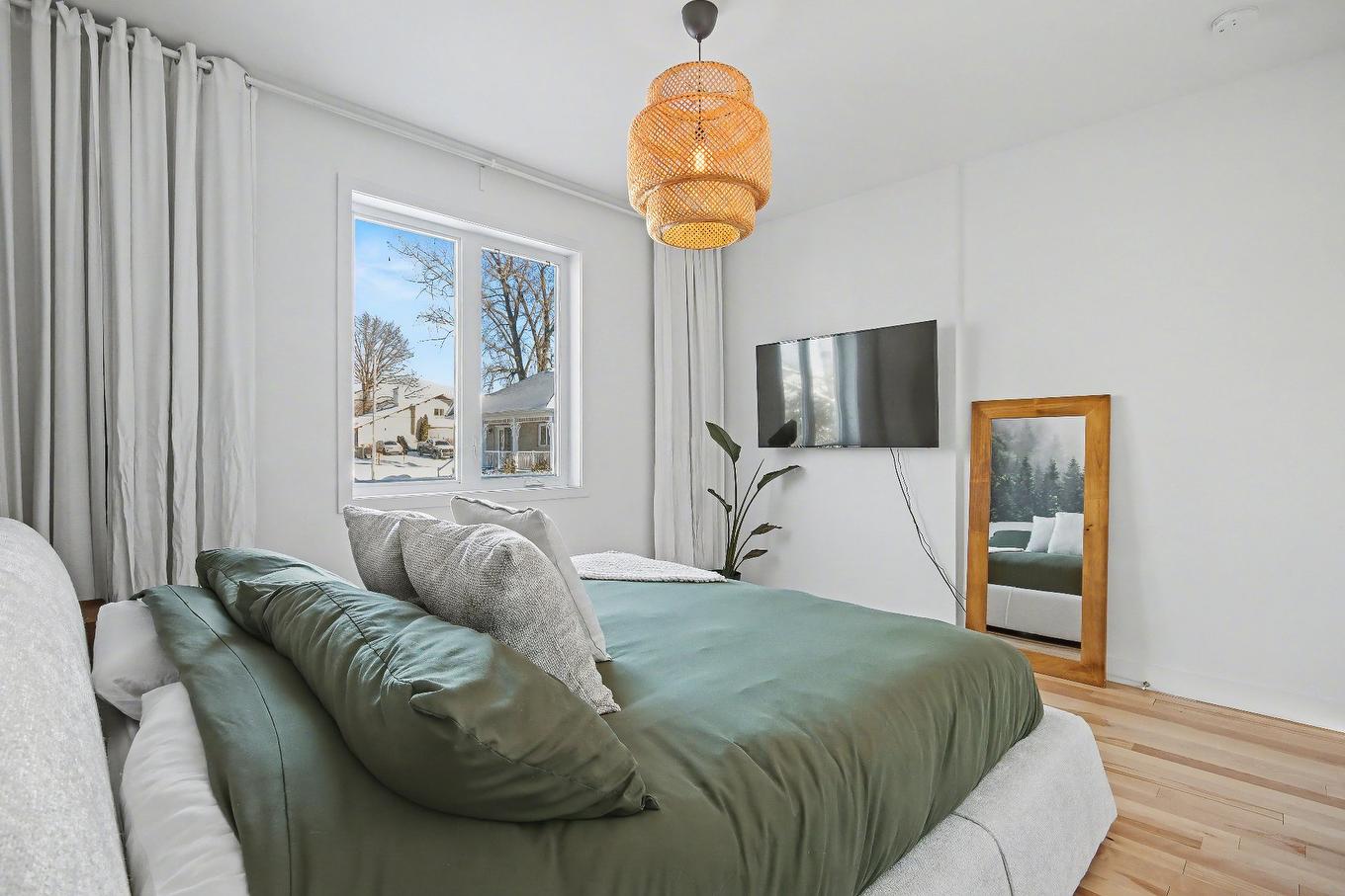 Primary bedroom - 75 Rue Jules-Duval, Saint-Jean-Sur-Richelieu, QC - Indoor Photo Showing Bedroom