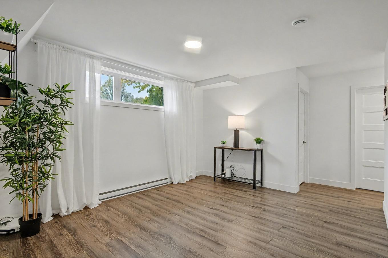 Family room - 75 Rue Jules-Duval, Saint-Jean-Sur-Richelieu, QC - Indoor Photo Showing Other Room