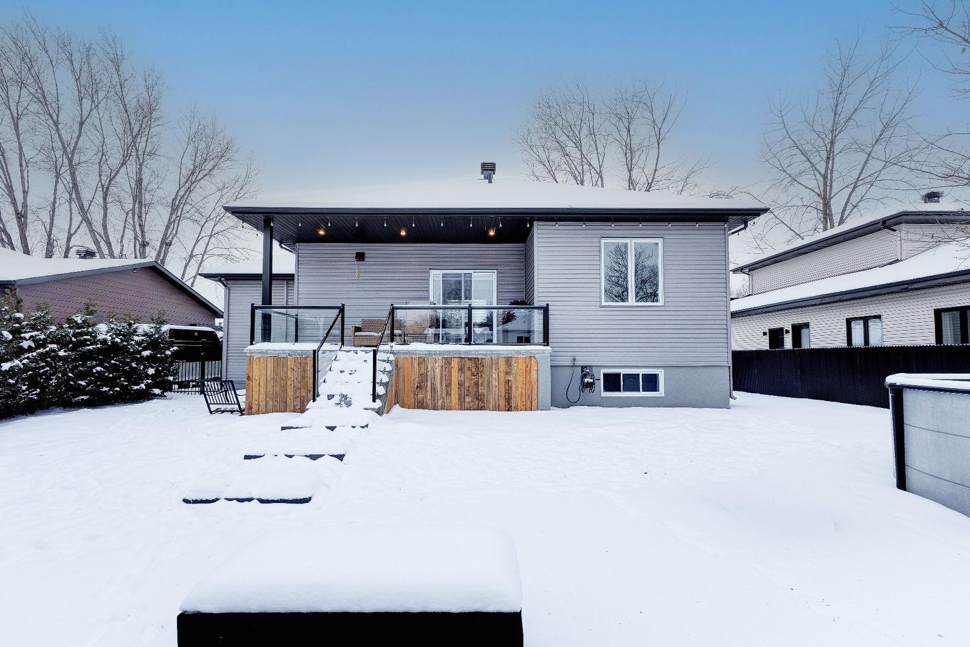 Back facade - 75 Rue Jules-Duval, Saint-Jean-Sur-Richelieu, QC - Outdoor