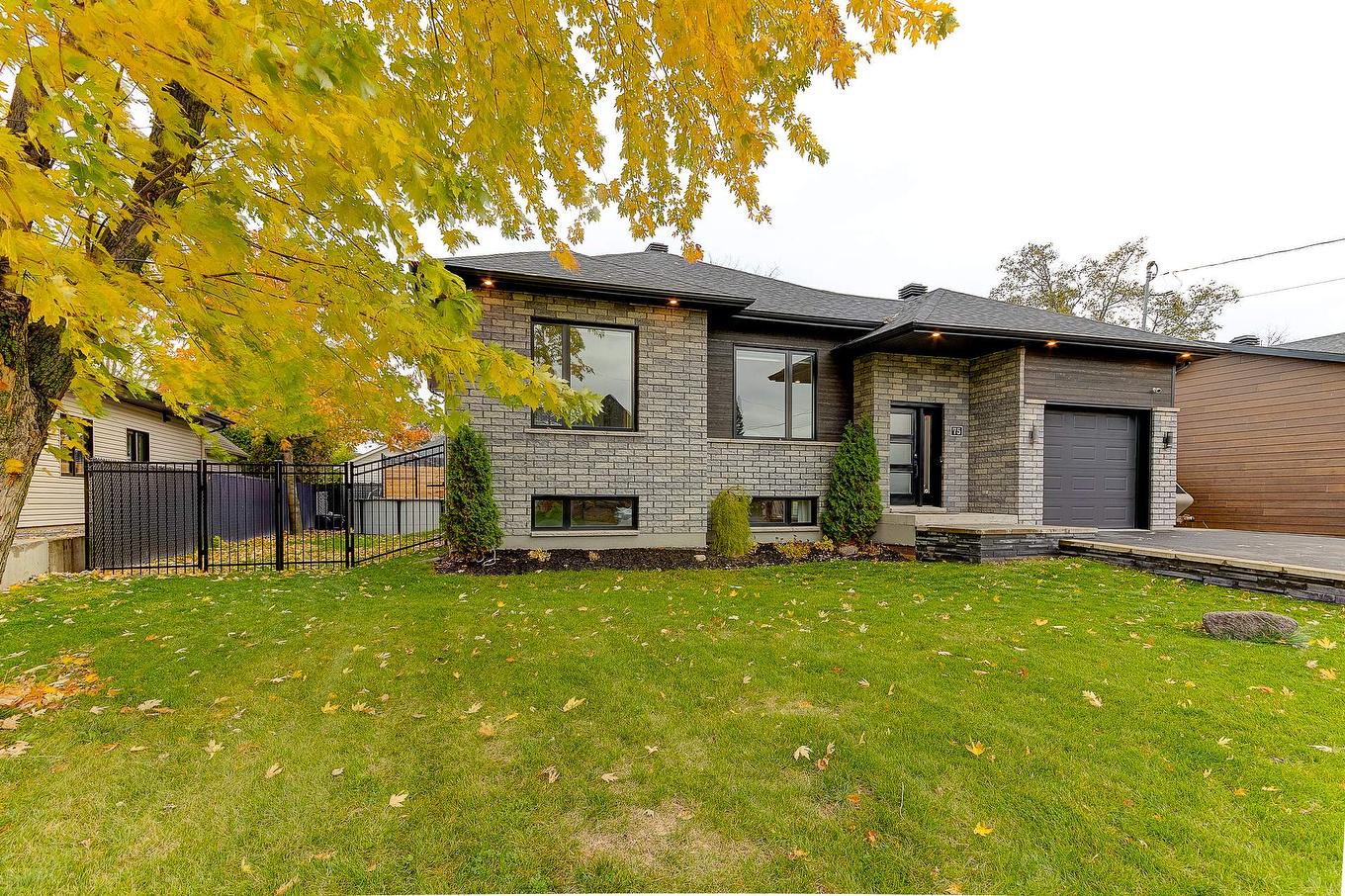 Frontage - 75 Rue Jules-Duval, Saint-Jean-Sur-Richelieu, QC - Outdoor