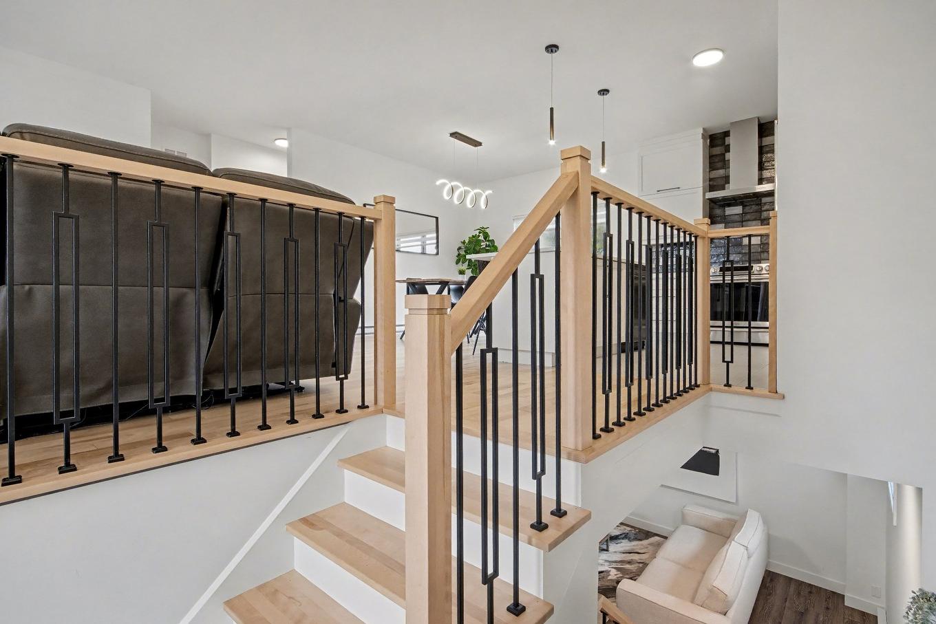 Hall - 75 Rue Jules-Duval, Saint-Jean-Sur-Richelieu, QC - Indoor Photo Showing Other Room