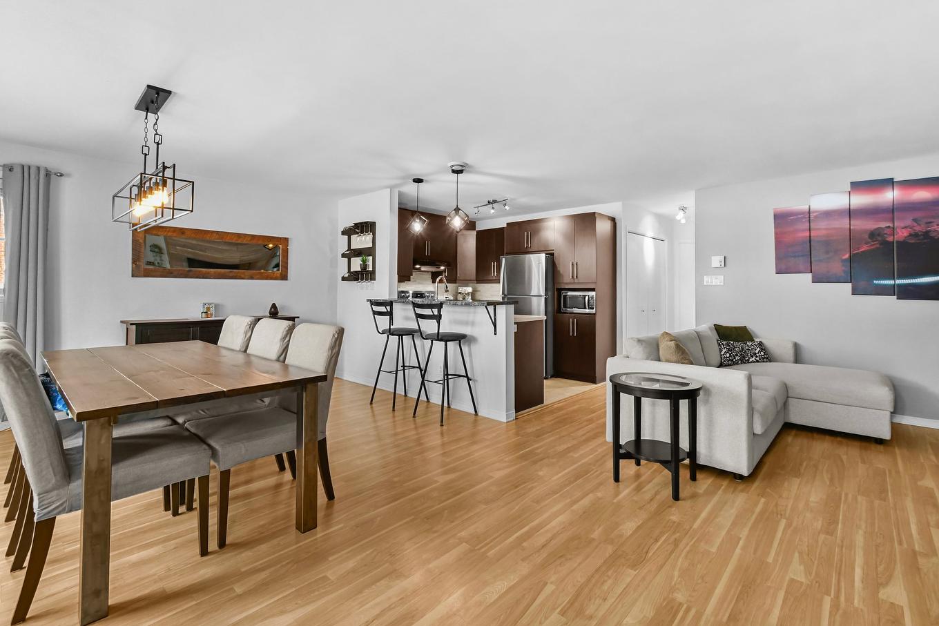 Overall view - 1420 Rue Émerie, Longueuil (Saint-Hubert), QC - Indoor Photo Showing Dining Room