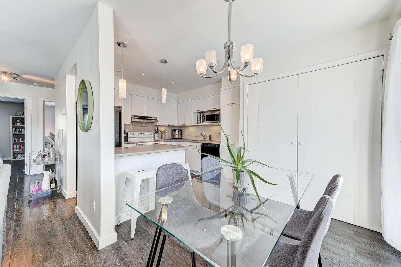 Dinette - 301-839 Rue Fabre, Longueuil (Le Vieux-Longueuil), QC - Indoor Photo Showing Dining Room