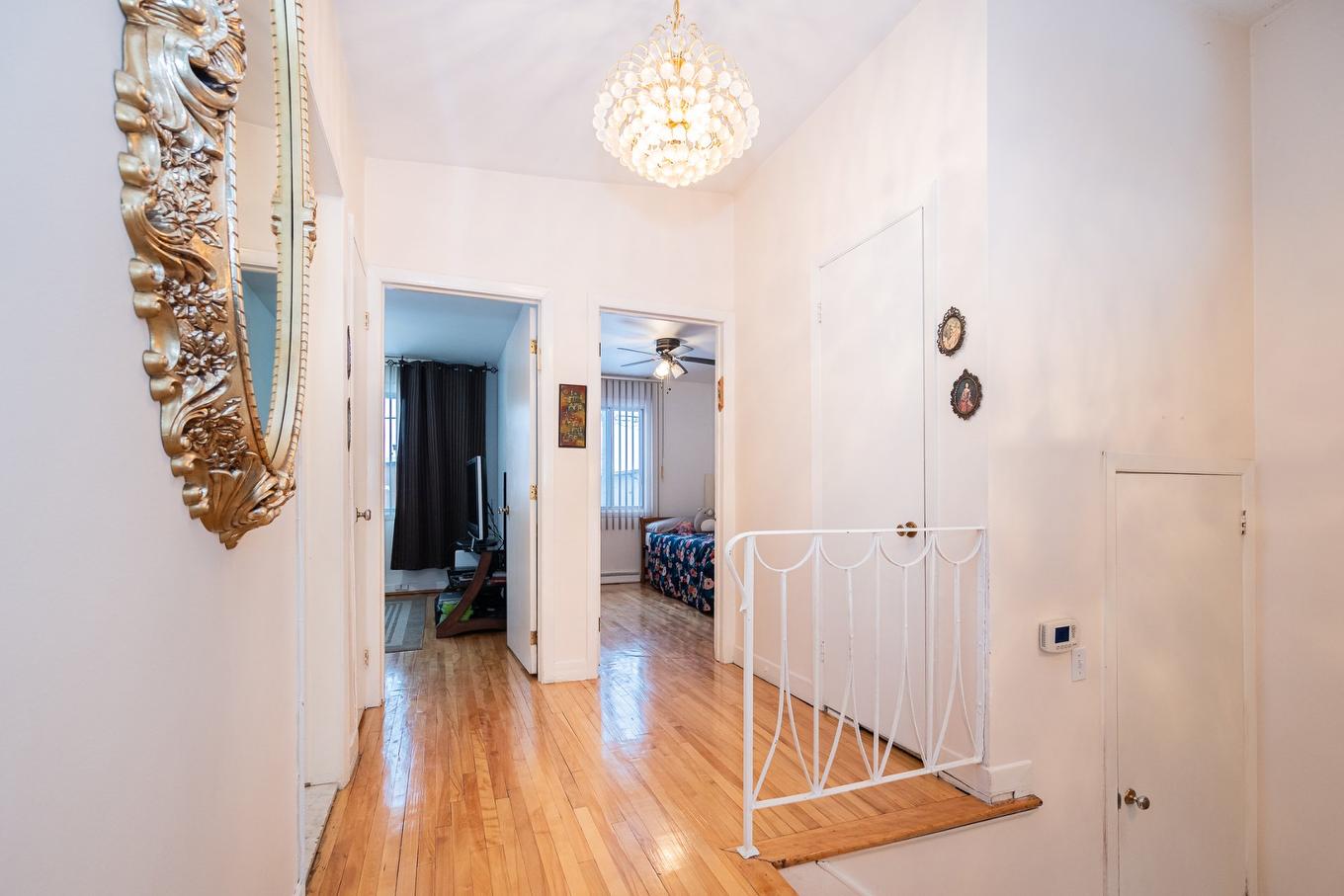 Hall - 1404 Boul. Élisabeth, Laval (Chomedey), QC - Indoor Photo Showing Other Room