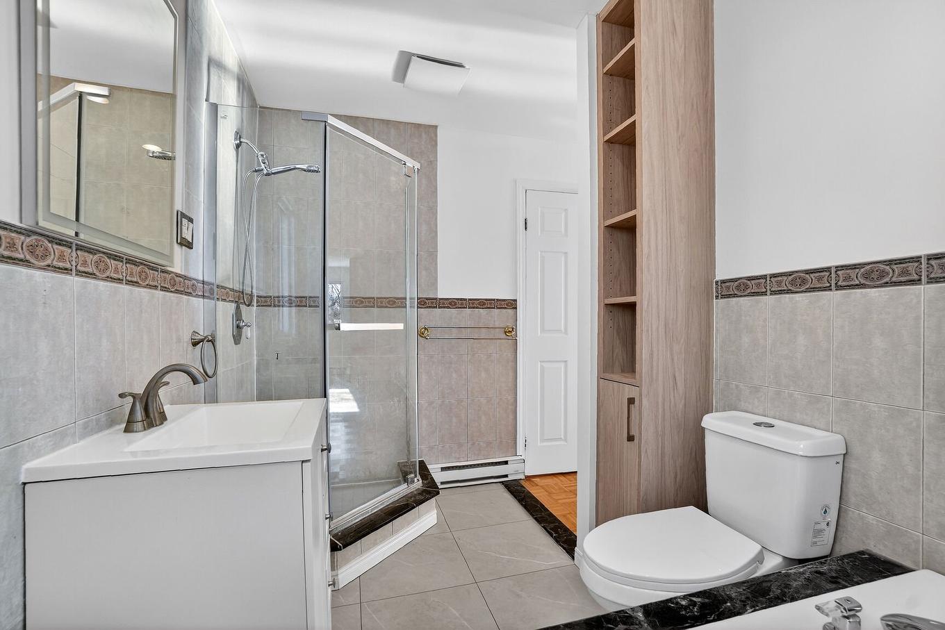 Ensuite bathroom - 15 Rue De Montevideo, Kirkland, QC - Indoor Photo Showing Bathroom