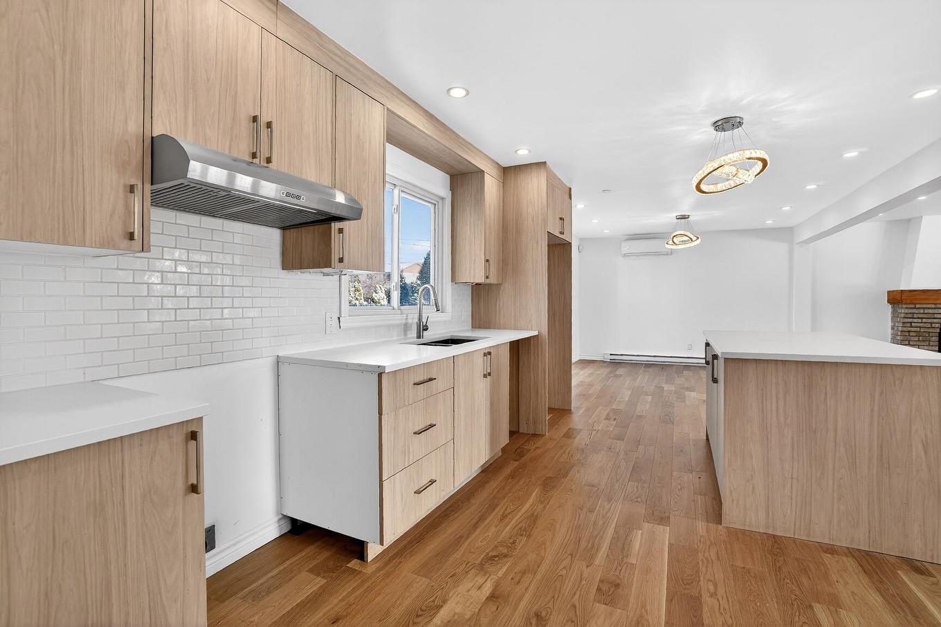 Kitchen - 15 Rue De Montevideo, Kirkland, QC - Indoor Photo Showing Kitchen