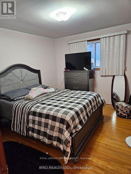 197 Craigroyston Road, Hamilton, ON - Indoor Photo Showing Bedroom