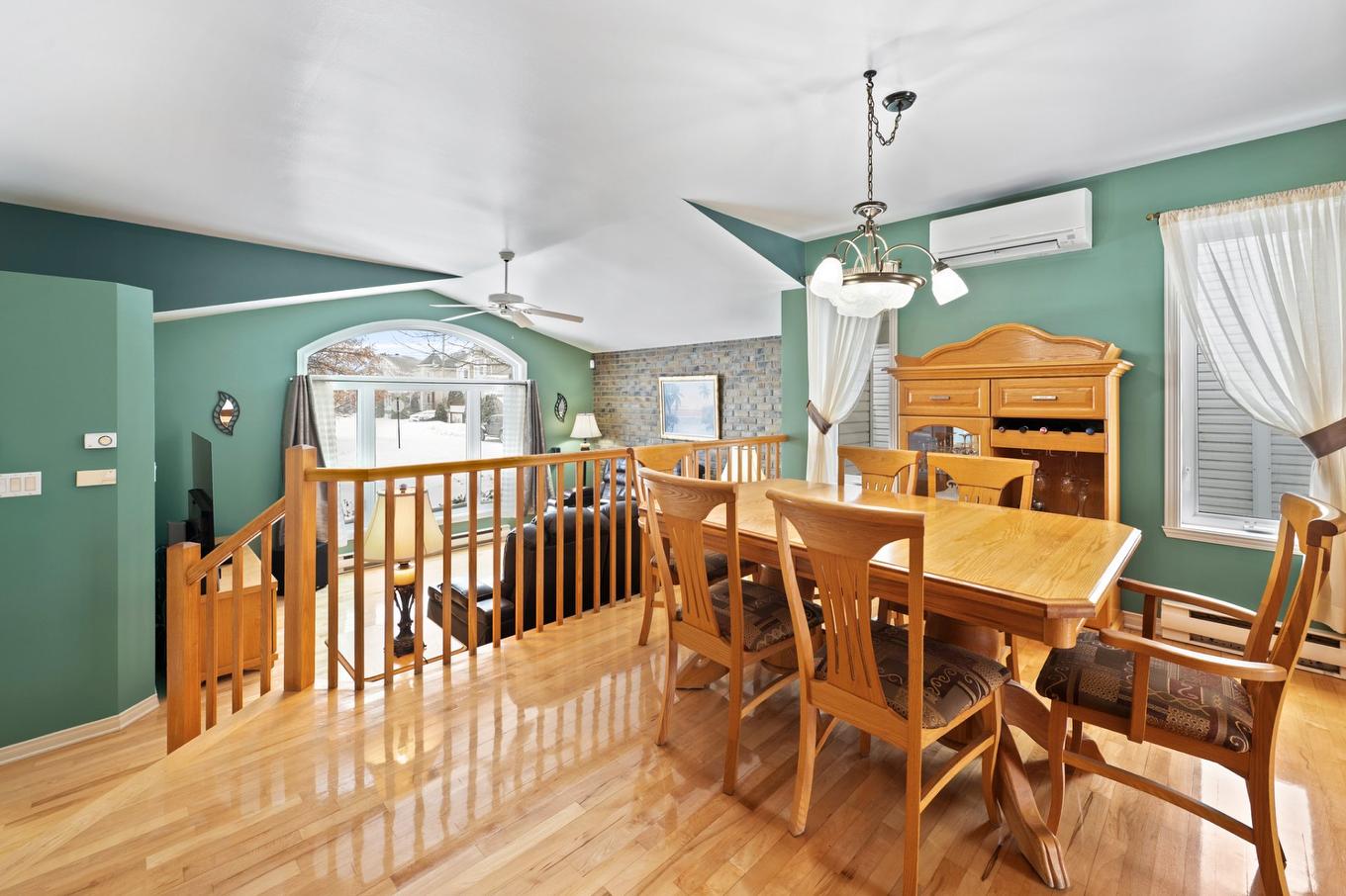 Salle à manger - 164 Rue De L'Île-Aux-Fraises, Terrebonne (Lachenaie), QC - Indoor Photo Showing Dining Room