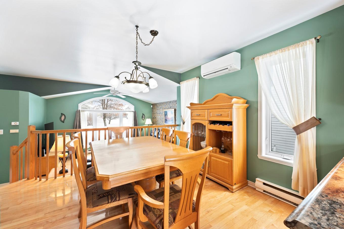 Salle à manger - 164 Rue De L'Île-Aux-Fraises, Terrebonne (Lachenaie), QC - Indoor Photo Showing Dining Room