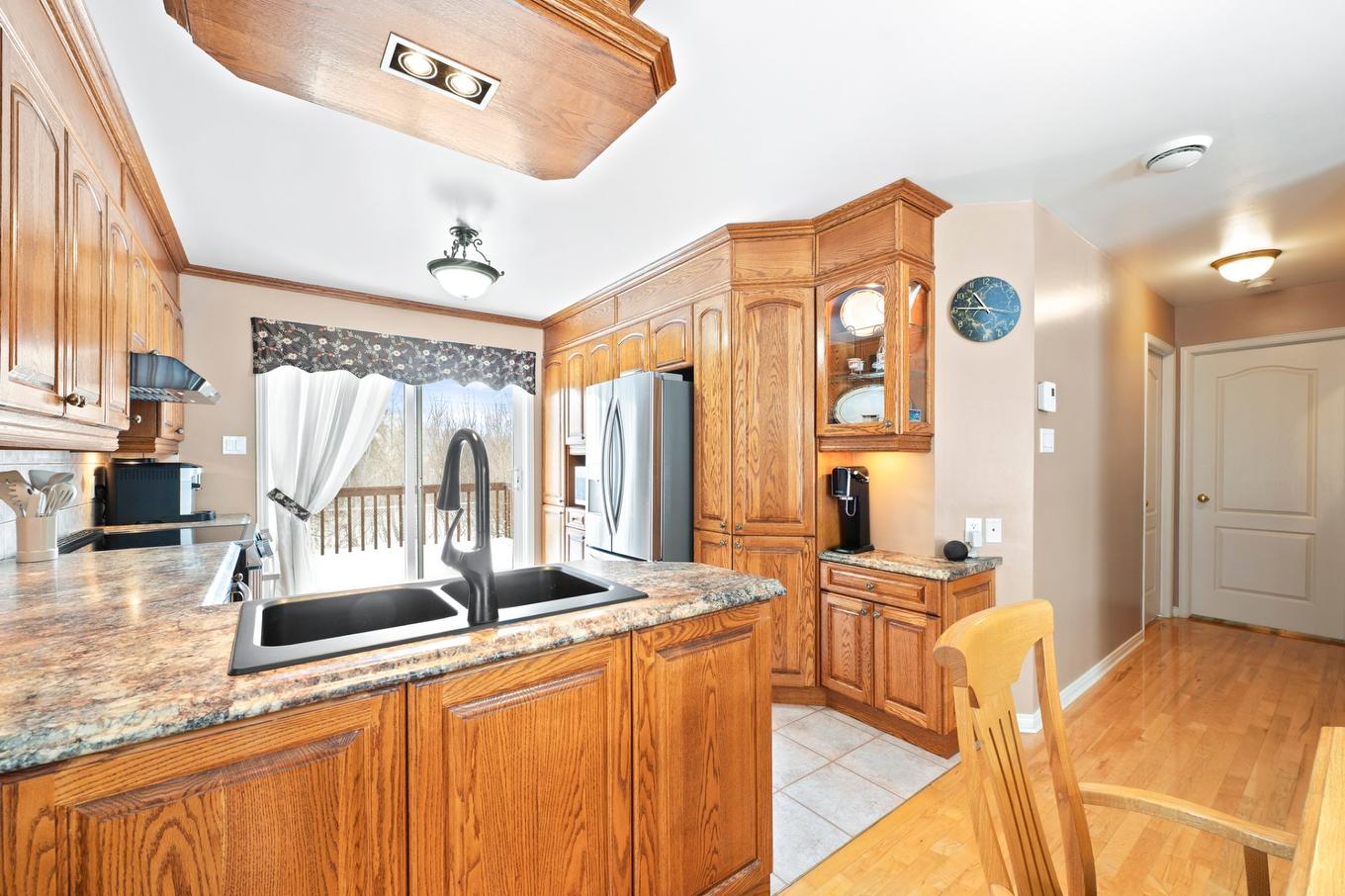 Cuisine - 164 Rue De L'Île-Aux-Fraises, Terrebonne (Lachenaie), QC - Indoor Photo Showing Kitchen With Double Sink