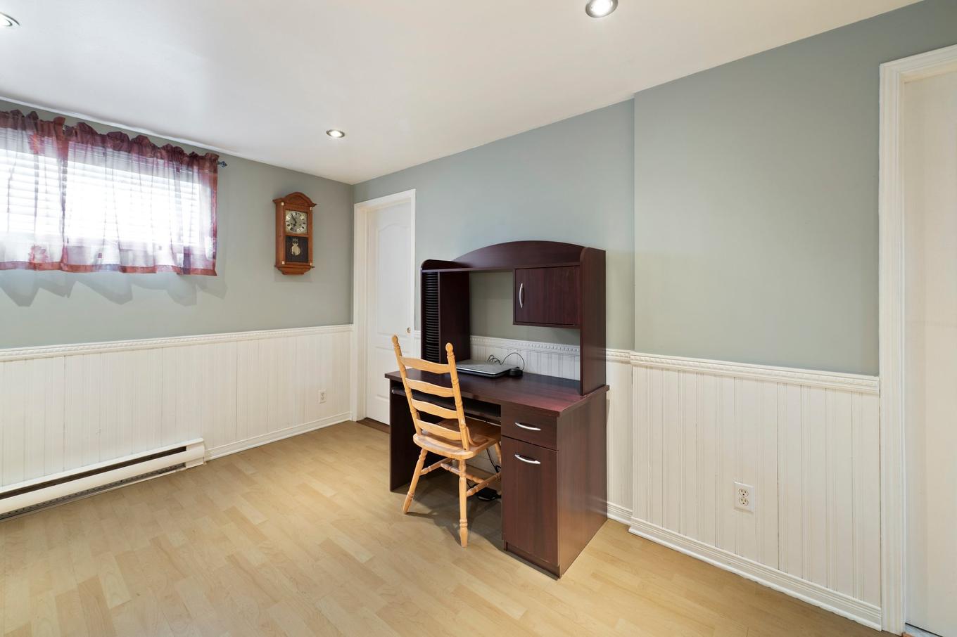 Salle familiale - 164 Rue De L'Île-Aux-Fraises, Terrebonne (Lachenaie), QC - Indoor Photo Showing Office