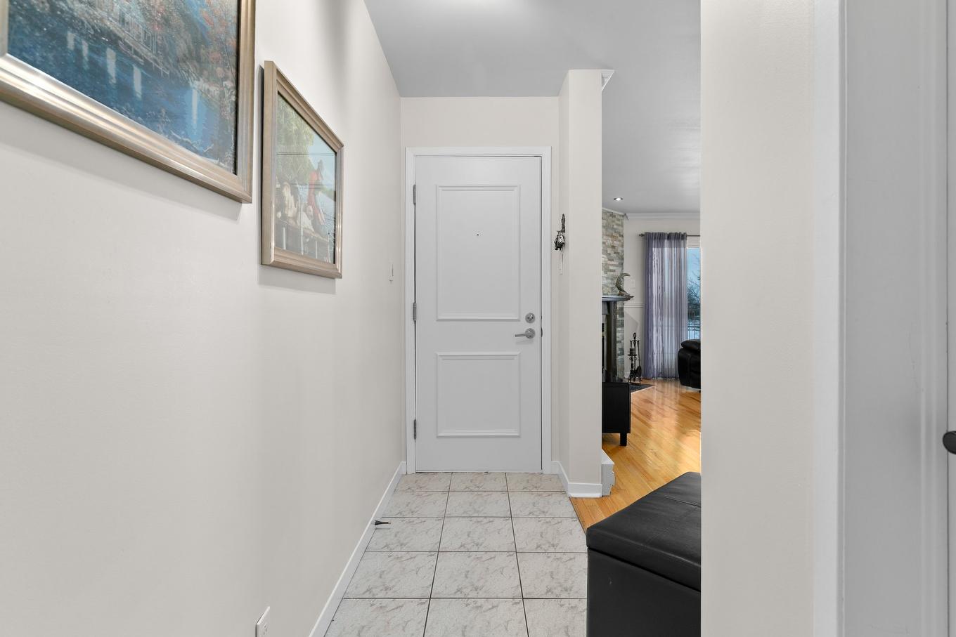 Hall d'entrée/Vestibule - 30-1056 Boul. Iberville, Repentigny (Repentigny), QC - Indoor Photo Showing Other Room