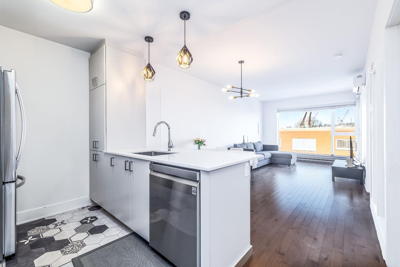 Cuisine - 402-3950 Rue Sherbrooke E., Montréal (Mercier/Hochelaga-Maisonneuve), QC - Indoor Photo Showing Kitchen With Upgraded Kitchen