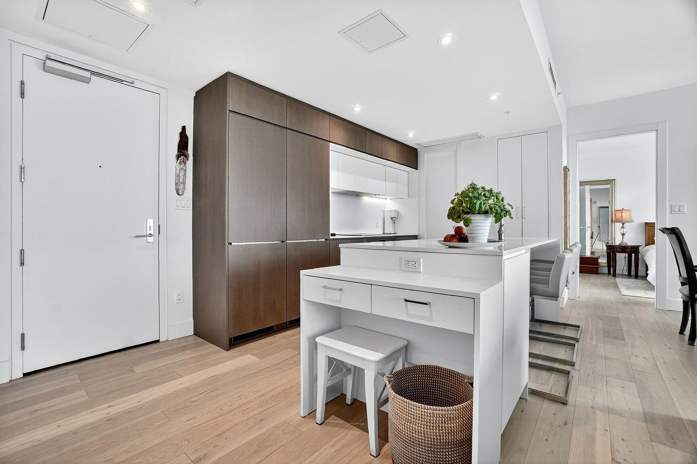 Kitchen - 910-900 Rue André-Prévost, Montréal (Verdun/Île-Des-Soeurs), QC - Indoor Photo Showing Other Room