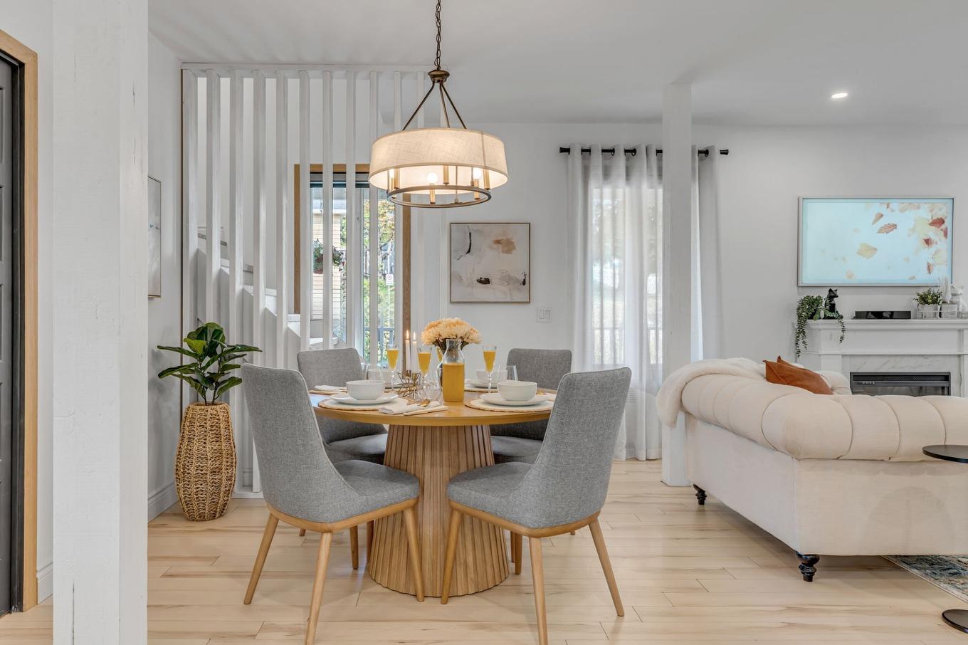 Dining room - 30 Rue St-Raphaël, Québec (Beauport), QC - Indoor Photo Showing Dining Room