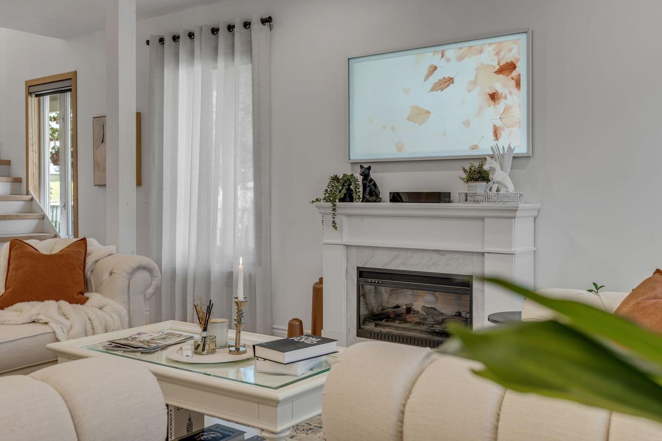 View - 30 Rue St-Raphaël, Québec (Beauport), QC - Indoor Photo Showing Living Room With Fireplace