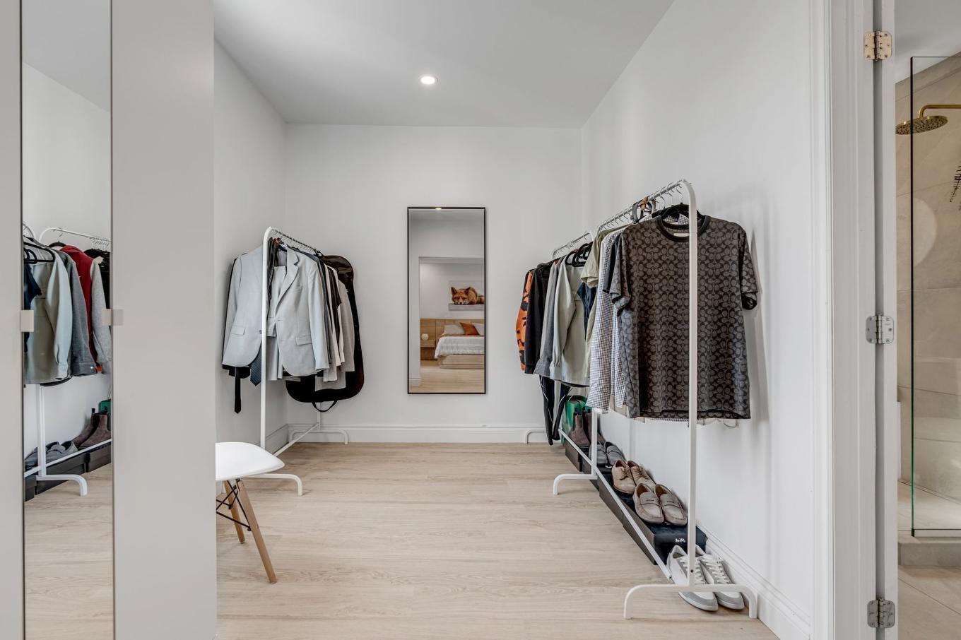 Walk-in closet - 30 Rue St-Raphaël, Québec (Beauport), QC - Indoor