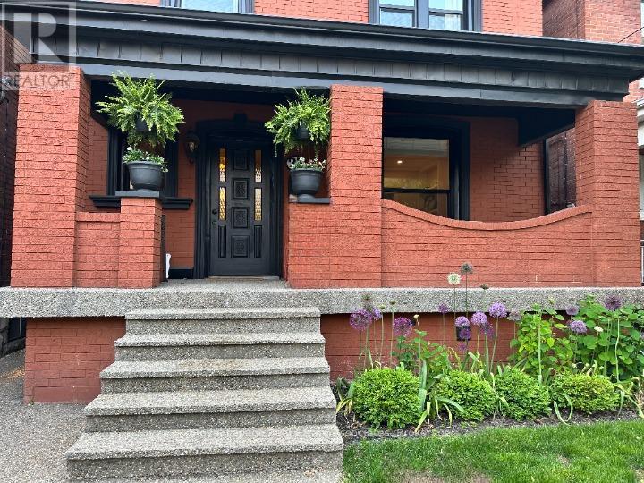 23 Fairholt Road N, Hamilton, ON - Outdoor With Exterior