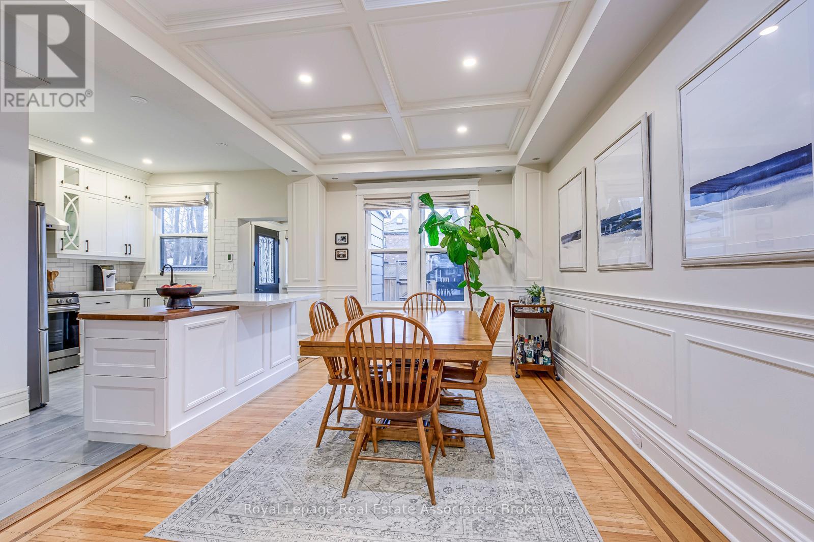 23 Fairholt Road N, Hamilton, ON - Indoor Photo Showing Dining Room