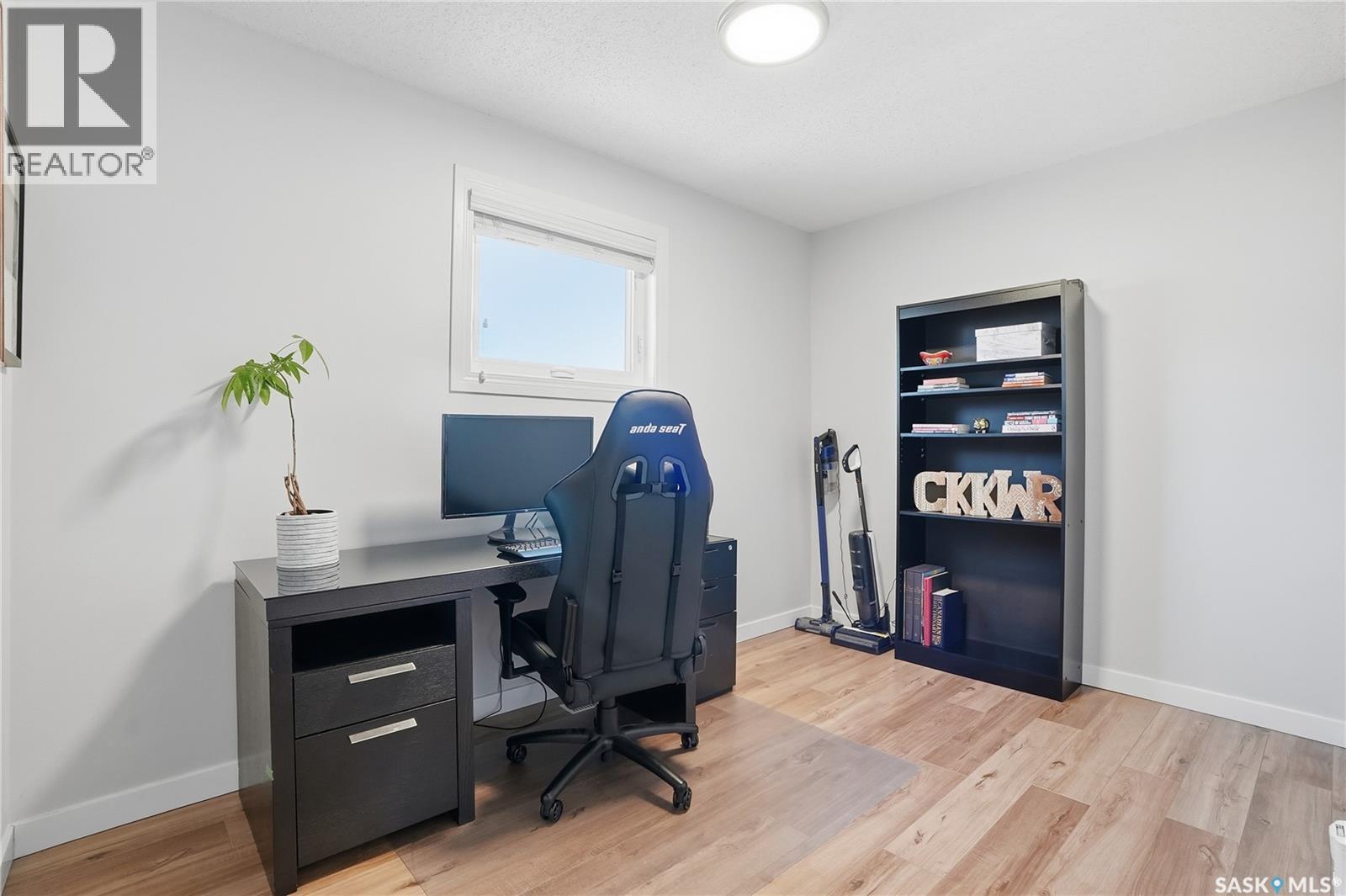 215 Wickenden Crescent, Saskatoon, SK - Indoor Photo Showing Office