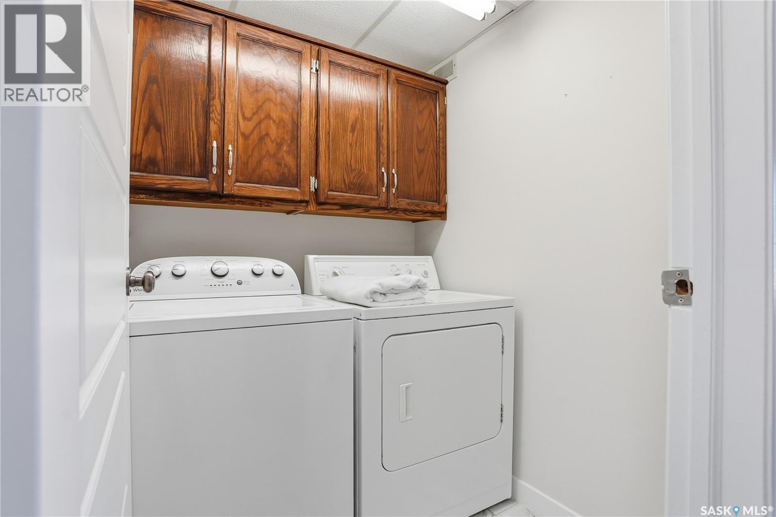 215 Wickenden Crescent, Saskatoon, SK - Indoor Photo Showing Laundry Room