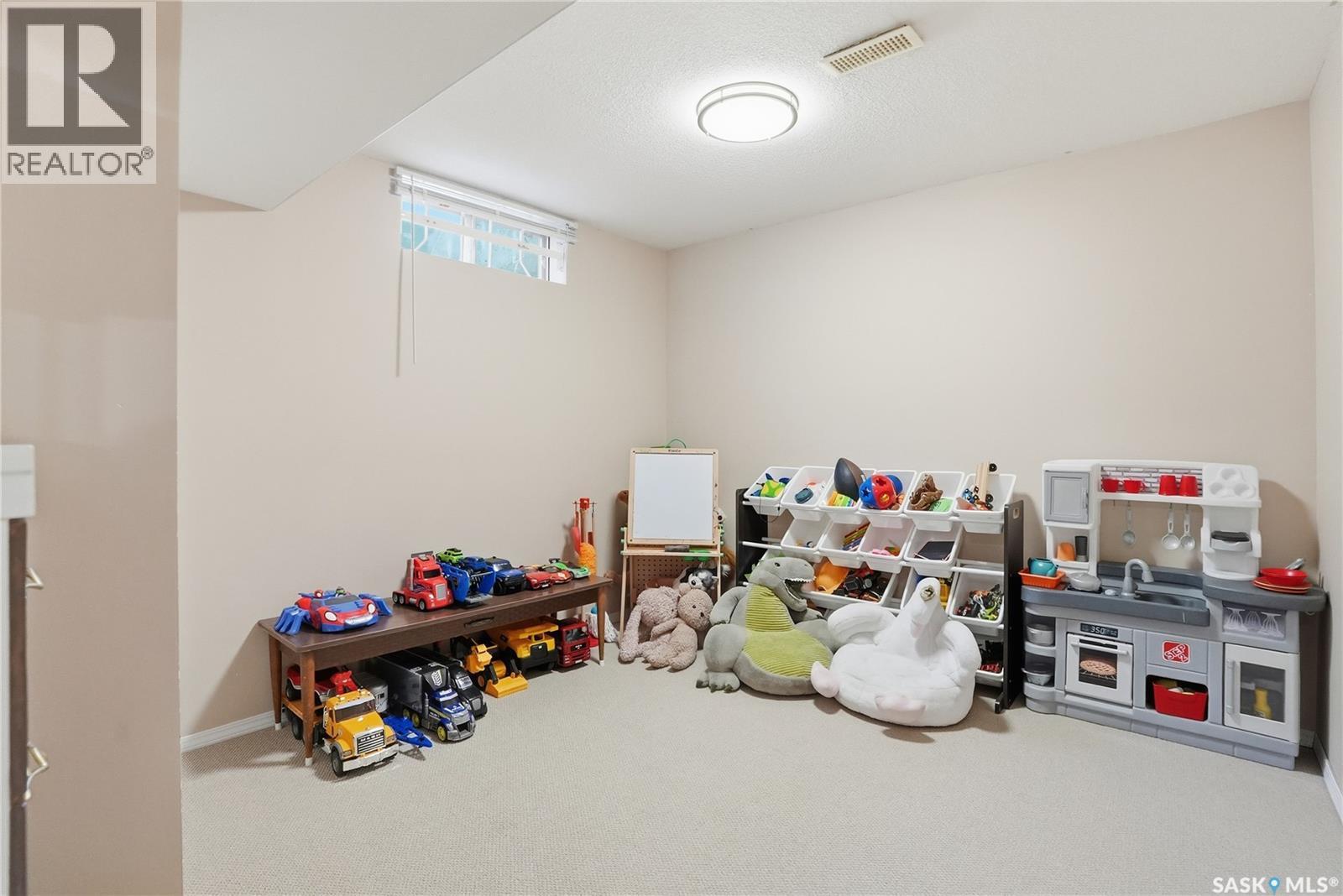215 Wickenden Crescent, Saskatoon, SK - Indoor