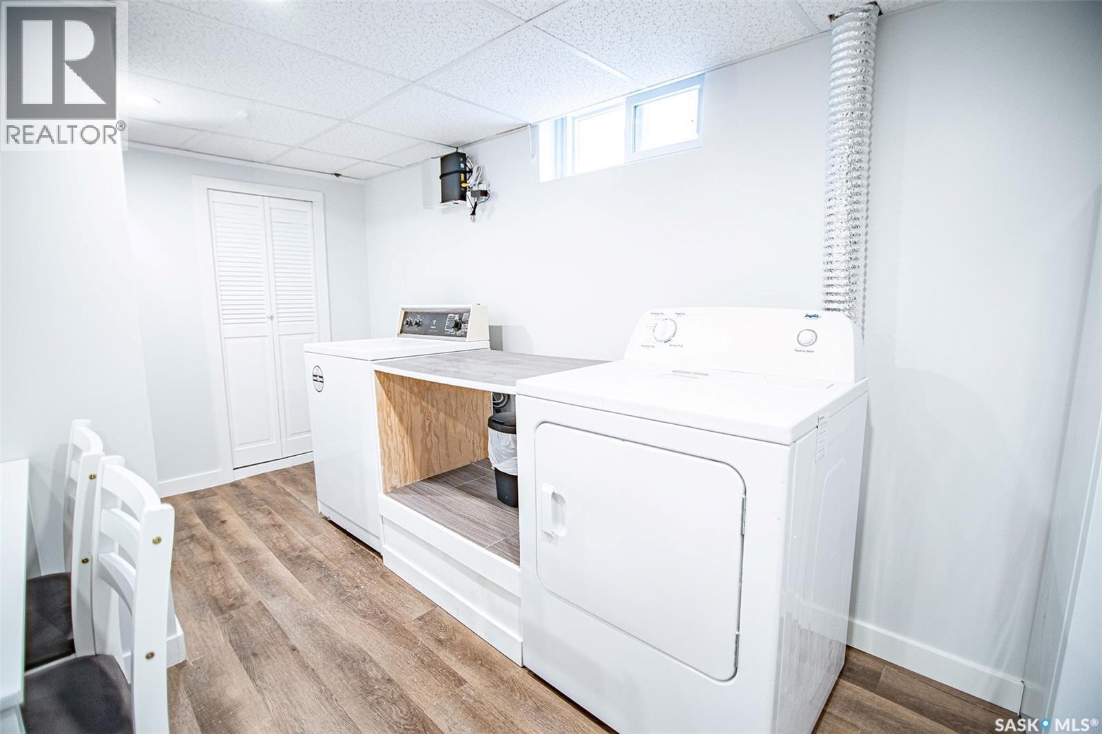 301 River Street E, Prince Albert, SK - Indoor Photo Showing Laundry Room