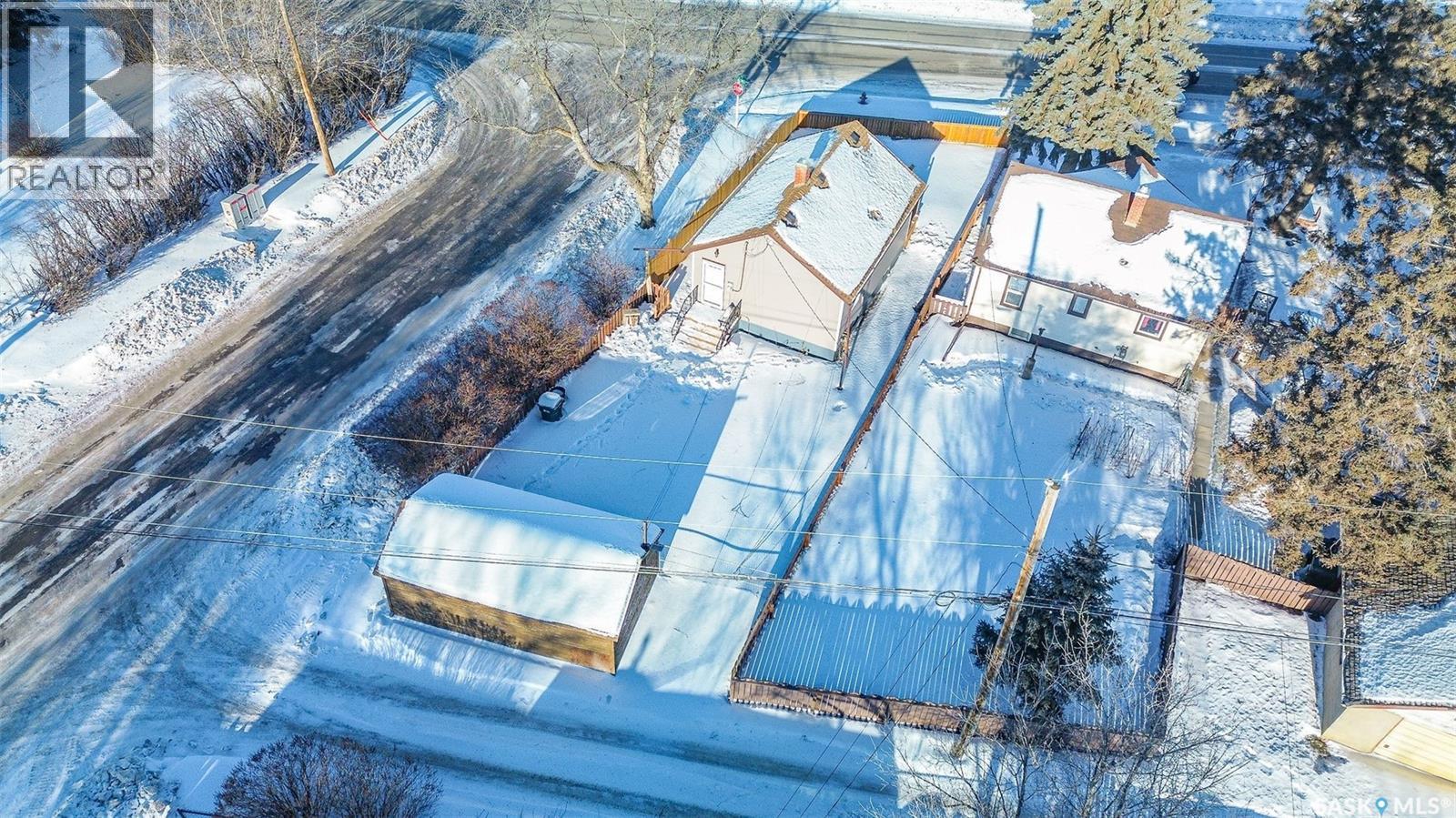 301 River Street E, Prince Albert, SK - Outdoor