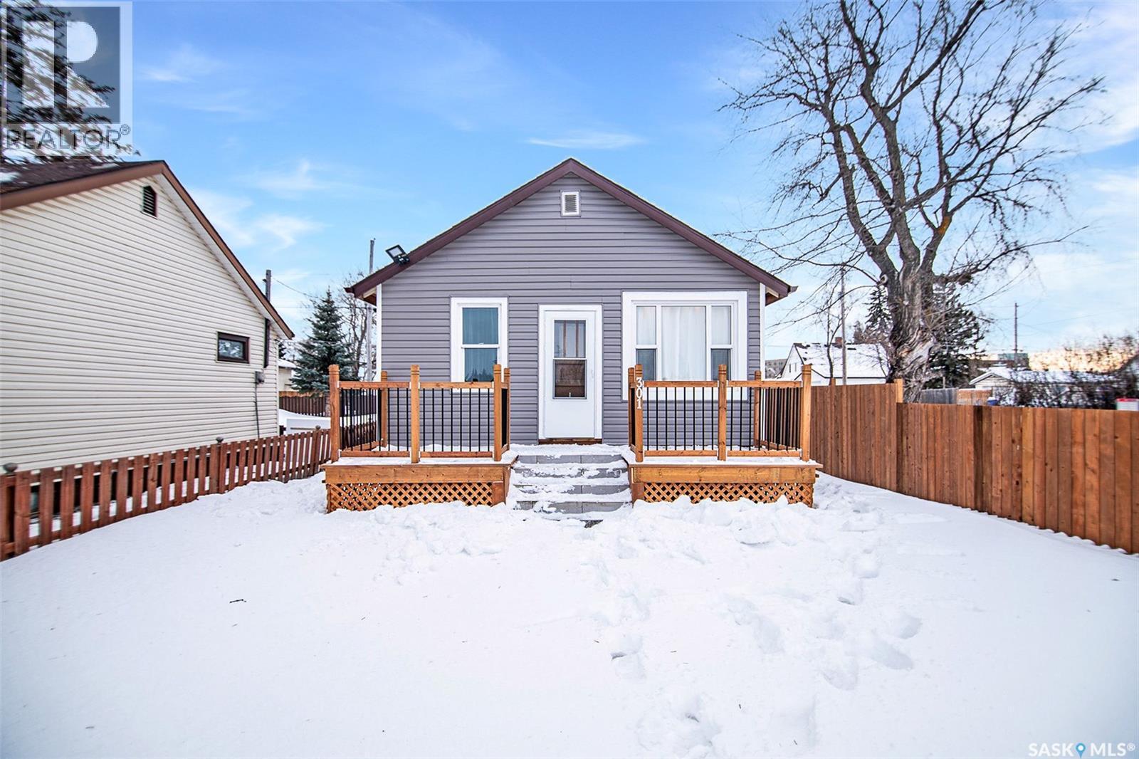 301 River Street E, Prince Albert, SK - Outdoor With Deck Patio Veranda