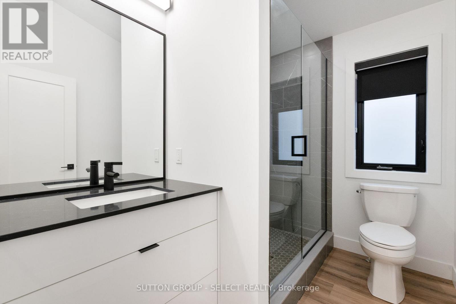 822 Maitland Street, London East (East B), ON - Indoor Photo Showing Bathroom