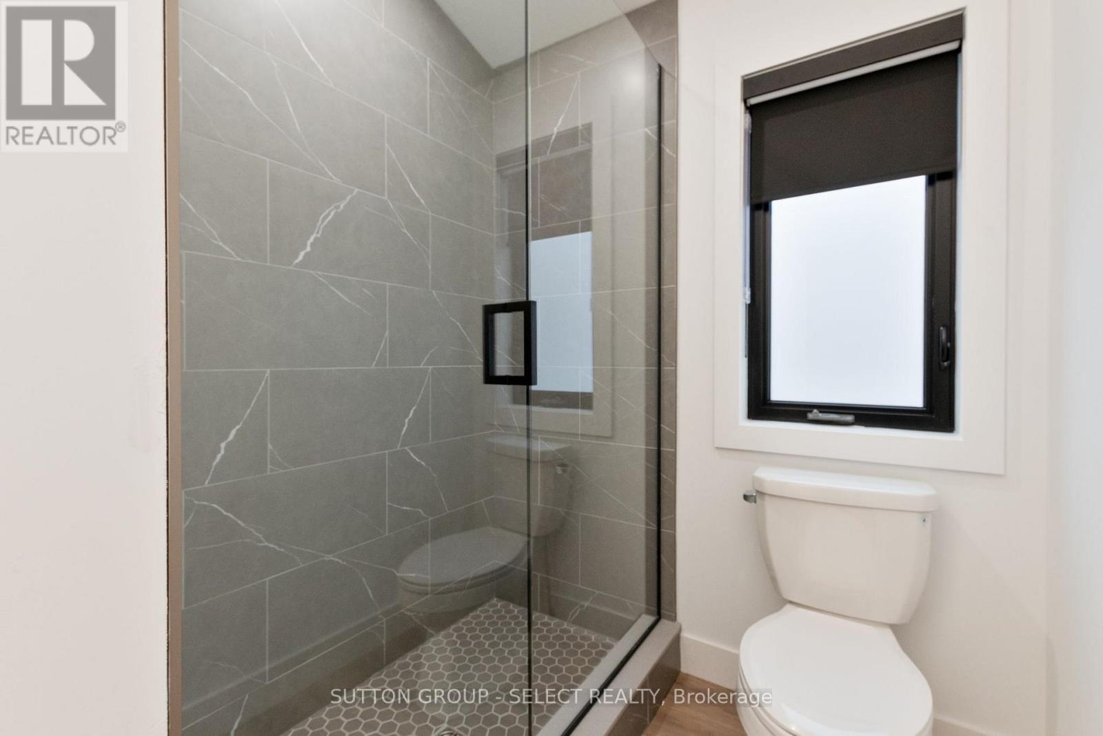 822 Maitland Street, London East (East B), ON - Indoor Photo Showing Bathroom