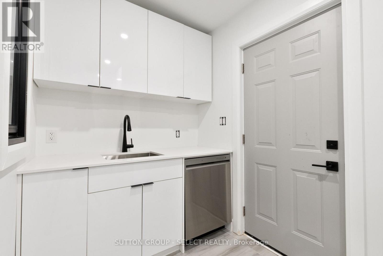 822 Maitland Street, London East (East B), ON - Indoor Photo Showing Kitchen