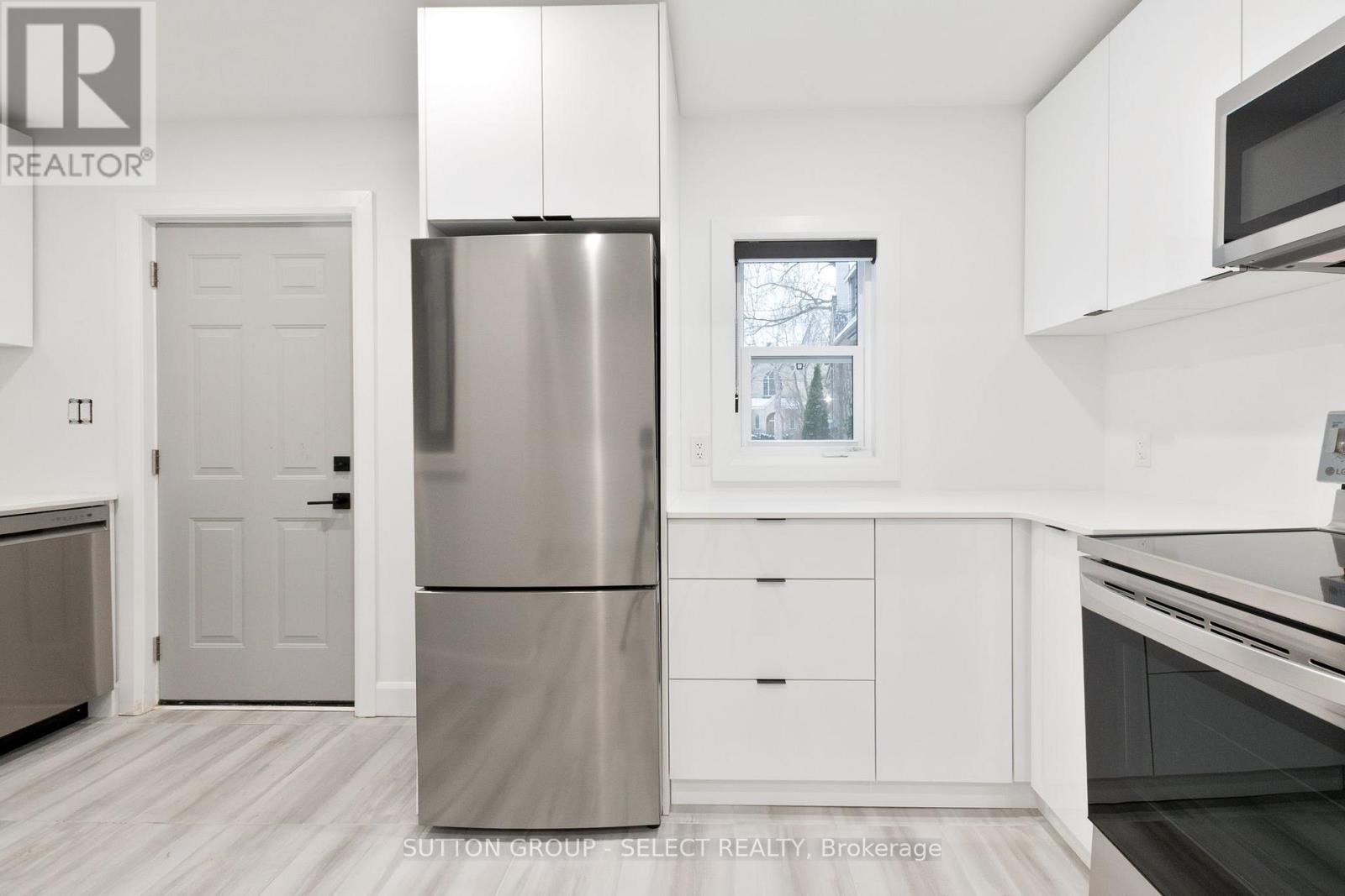 822 Maitland Street, London East (East B), ON - Indoor Photo Showing Kitchen