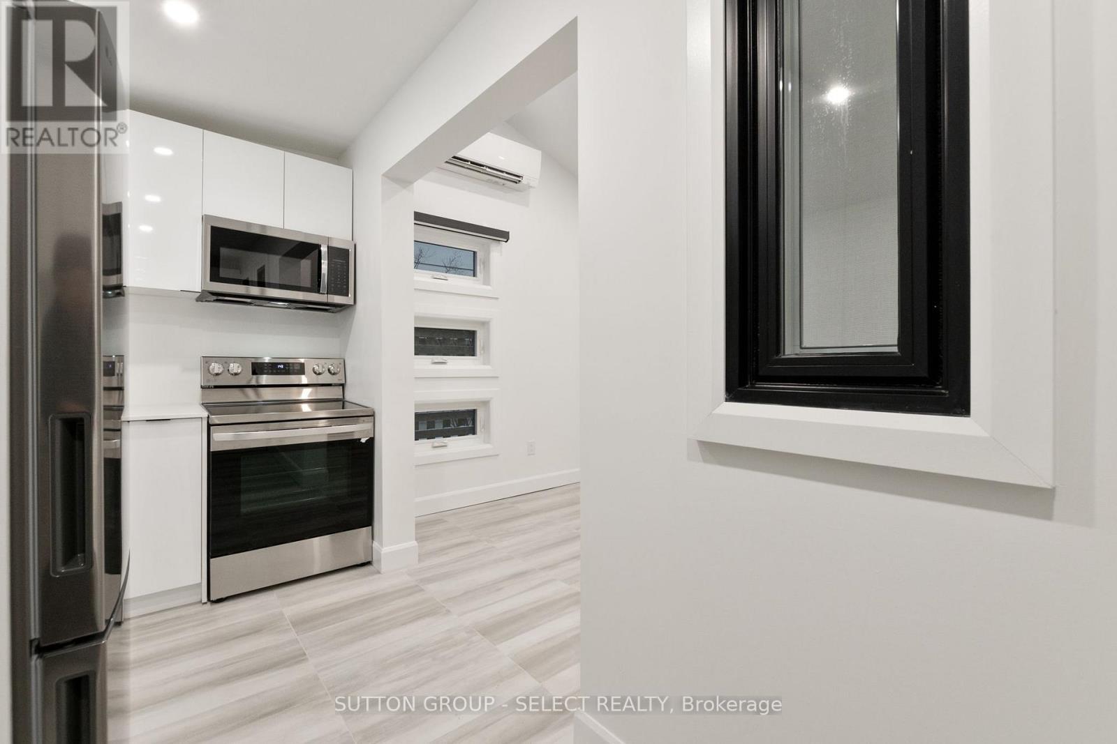 822 Maitland Street, London East (East B), ON - Indoor Photo Showing Kitchen