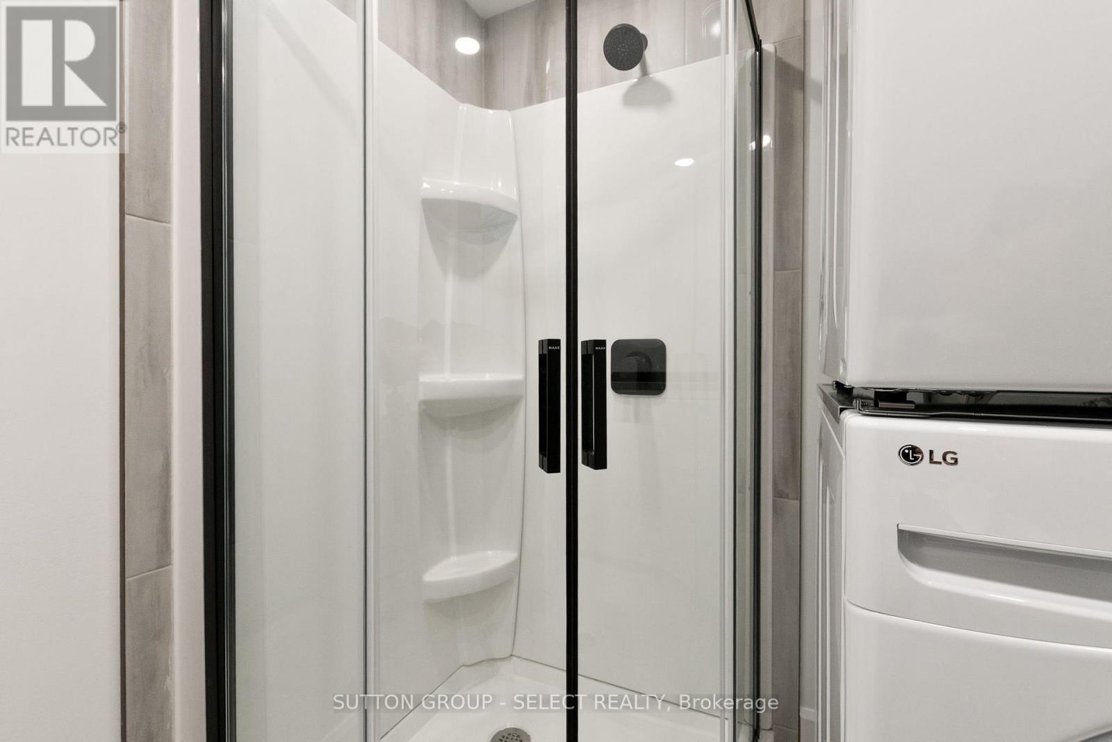 822 Maitland Street, London East (East B), ON - Indoor Photo Showing Bathroom