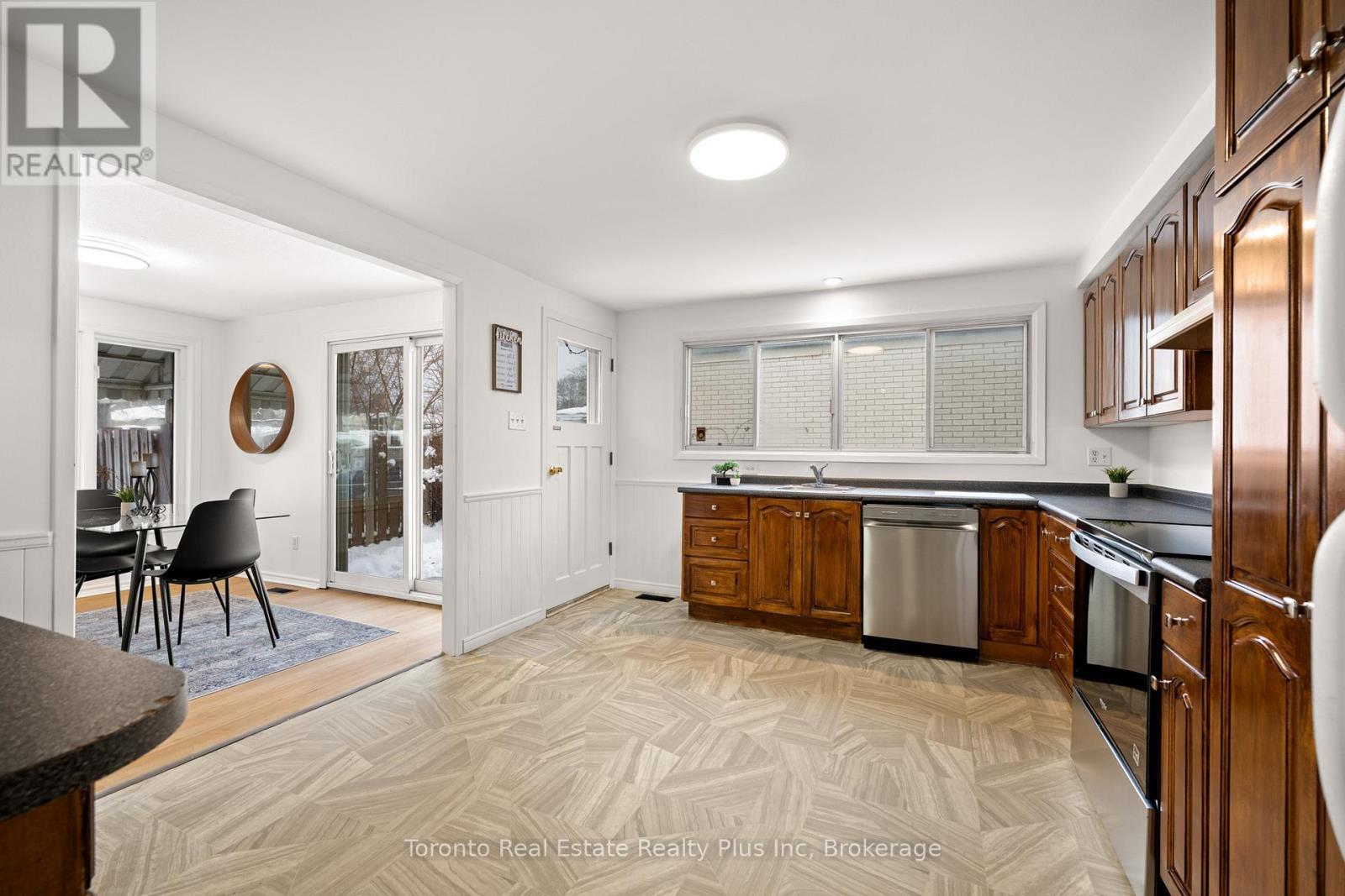 134 Pepperwood Crescent, Kitchener, ON - Indoor Photo Showing Kitchen