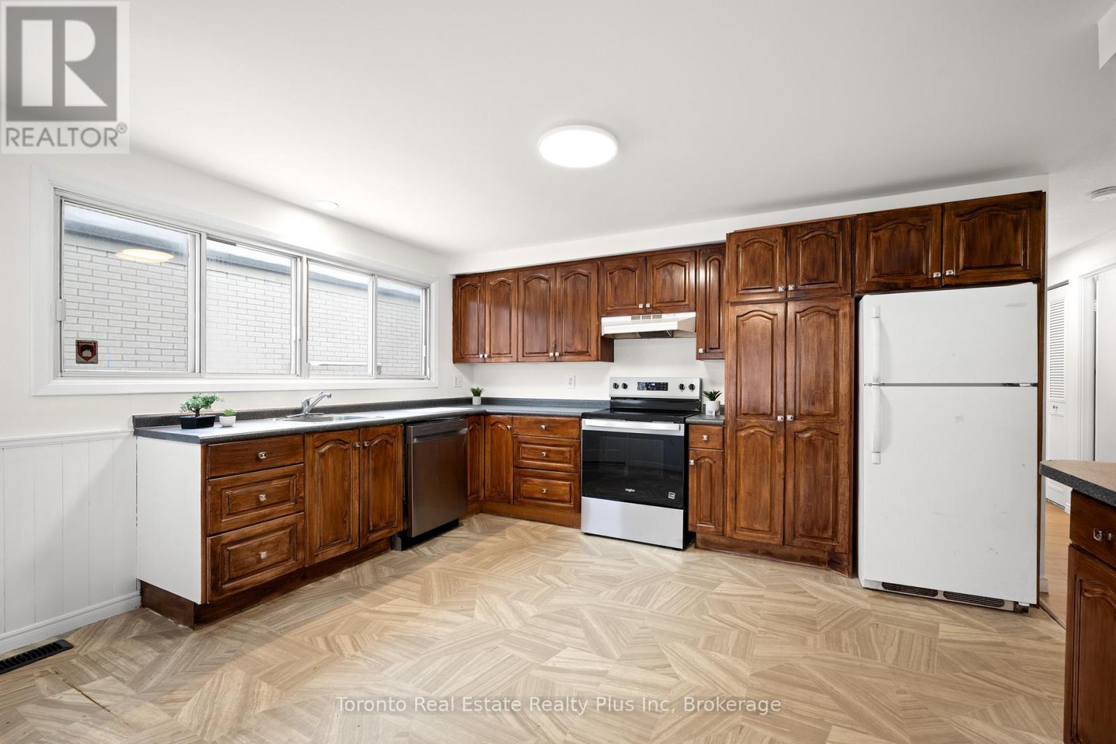 134 Pepperwood Crescent, Kitchener, ON - Indoor Photo Showing Kitchen