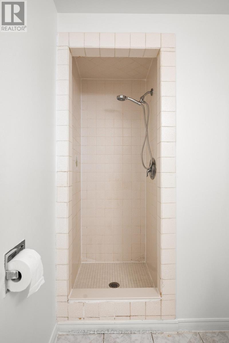 134 Pepperwood Crescent, Kitchener, ON - Indoor Photo Showing Bathroom