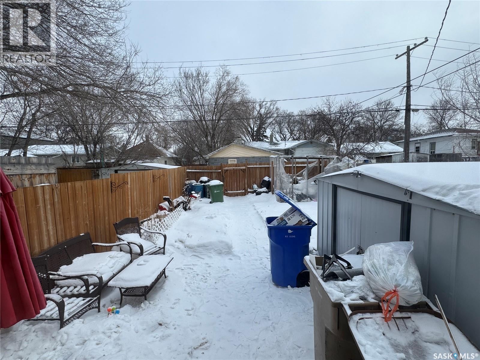 675 Pasqua Street, Regina, SK - Outdoor With Backyard