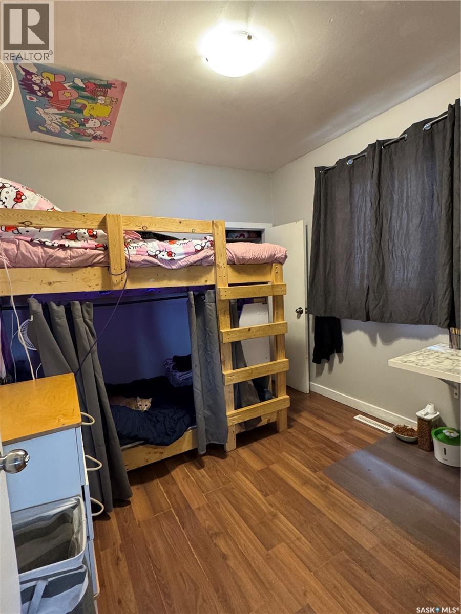 675 Pasqua Street, Regina, SK - Indoor With Storage