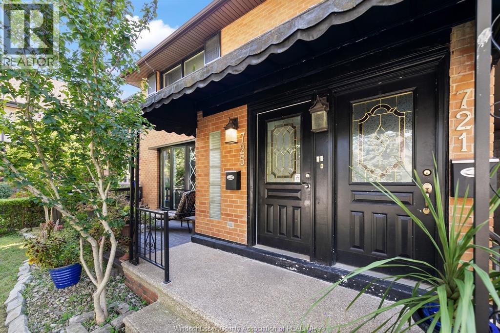 721 Devonshire Road, Windsor, ON - Outdoor With Exterior
