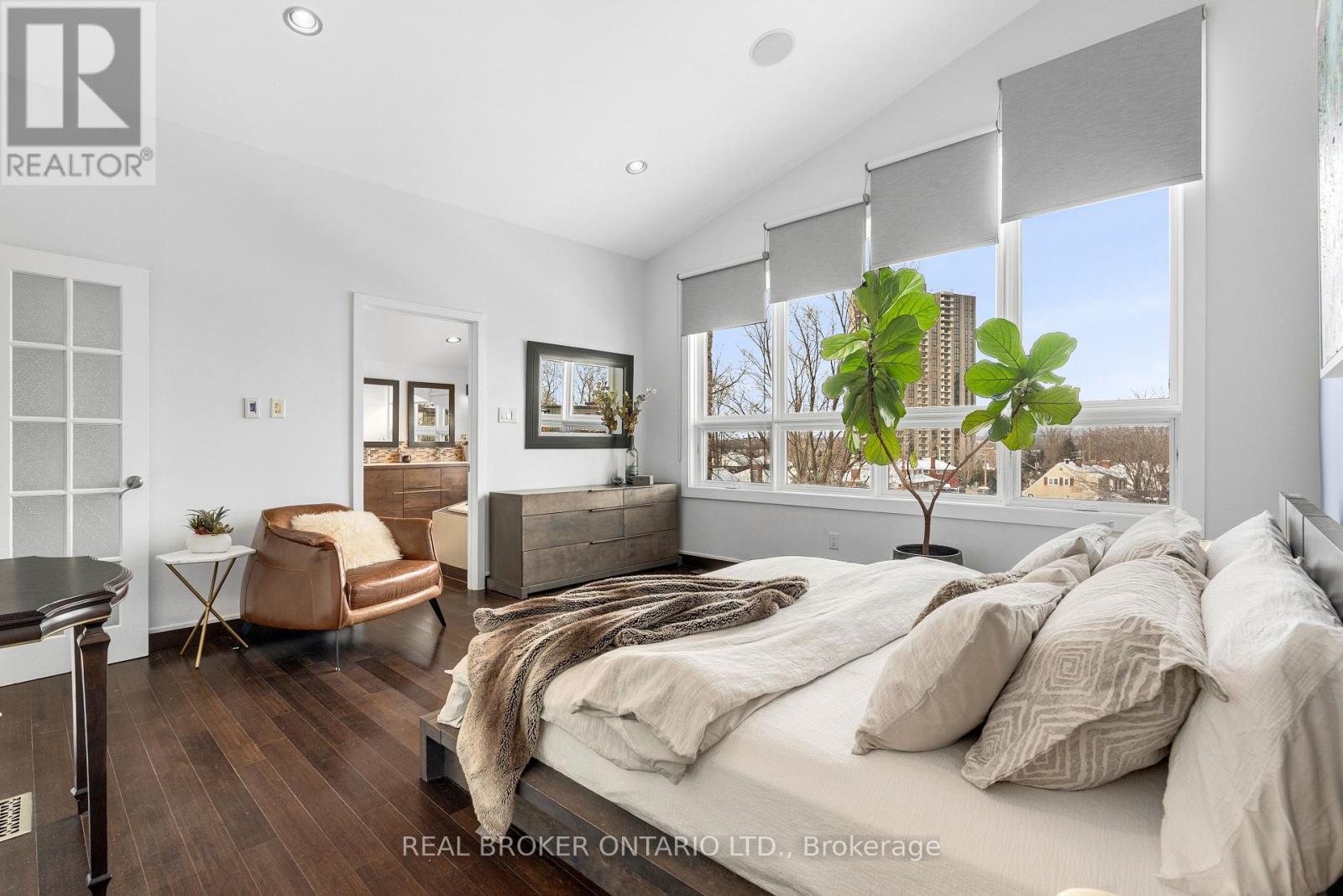 2212 Joanne Avenue, Ottawa, ON - Indoor Photo Showing Other Room