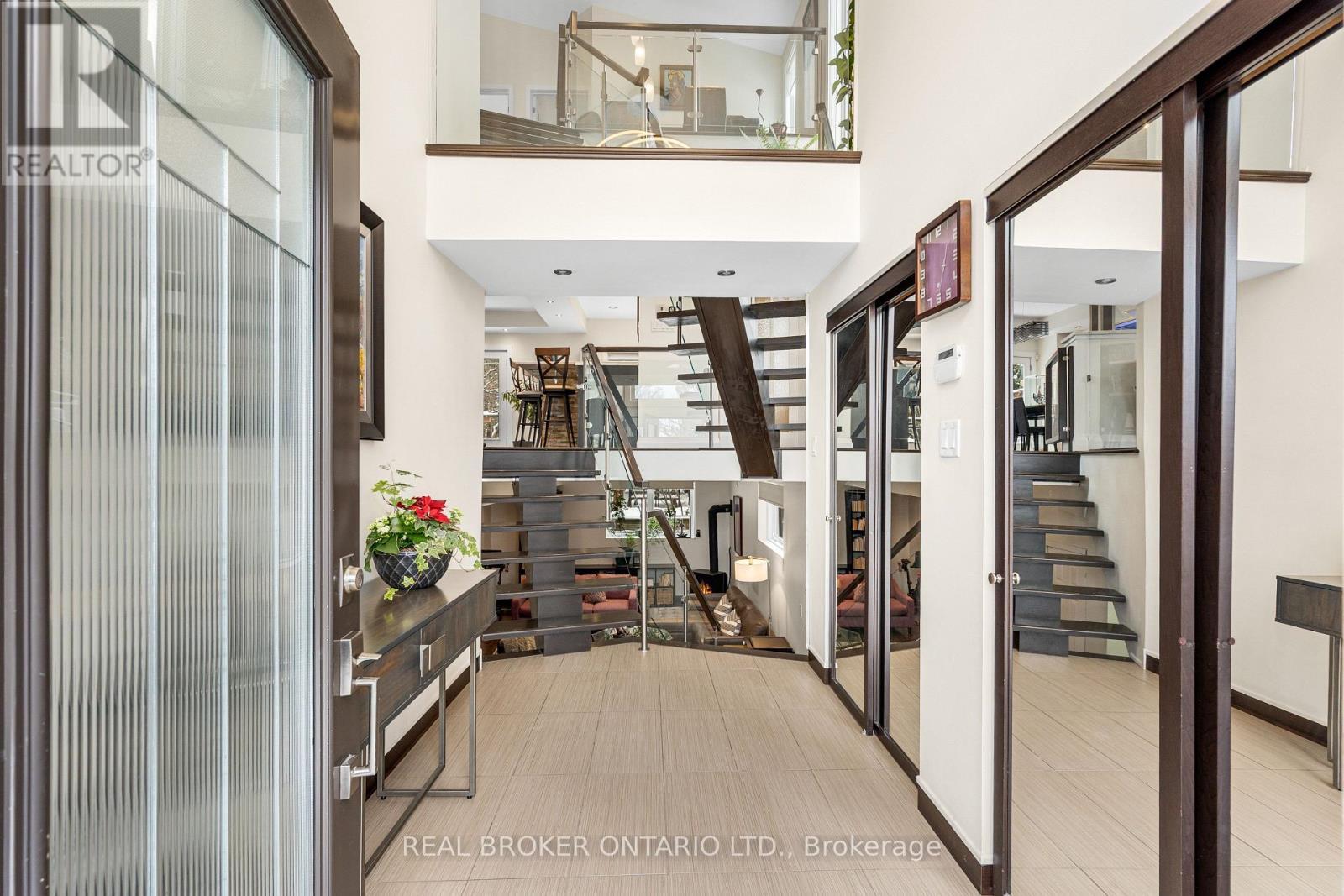 2212 Joanne Avenue, Ottawa, ON - Indoor Photo Showing Other Room