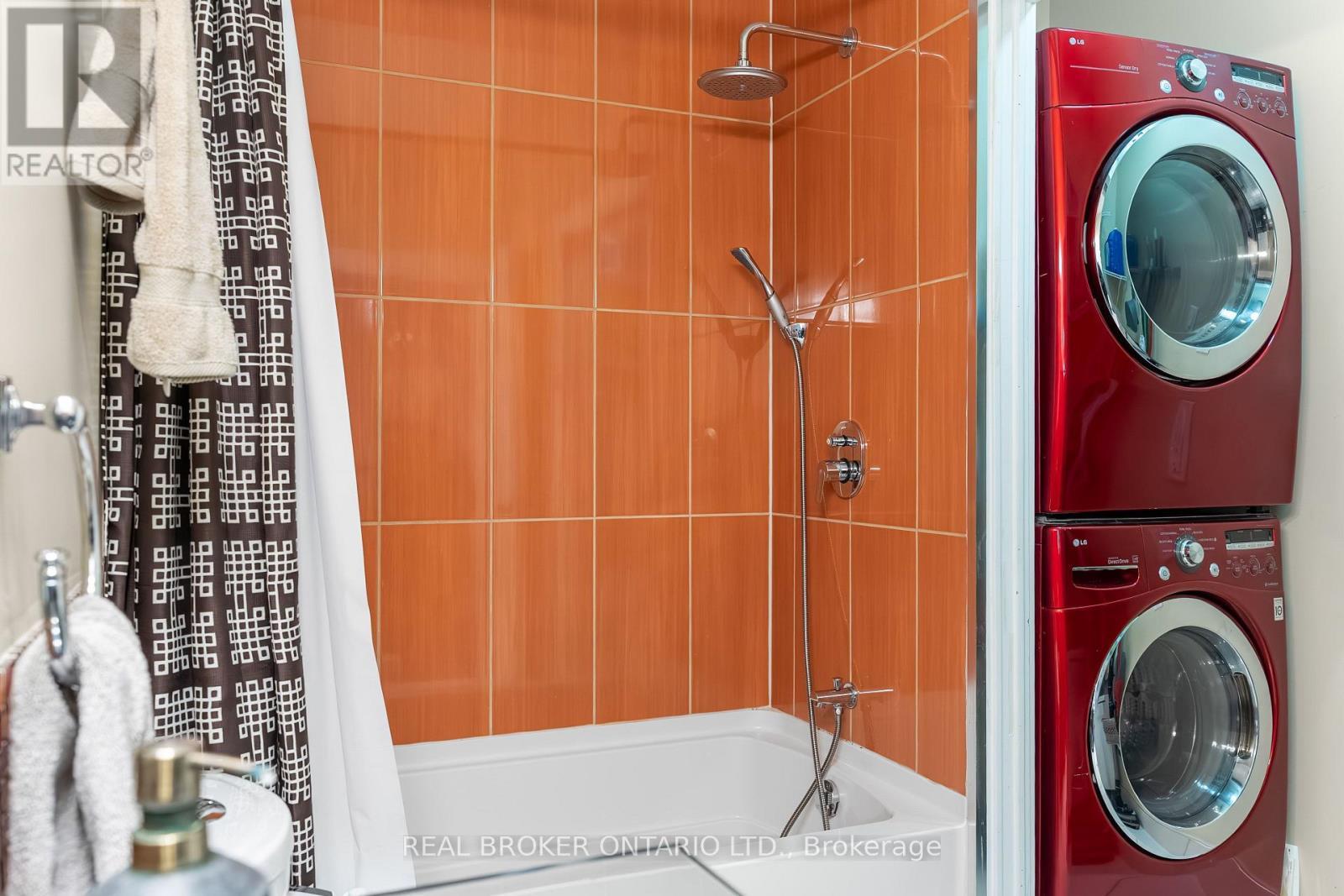 2212 Joanne Avenue, Ottawa, ON - Indoor Photo Showing Laundry Room