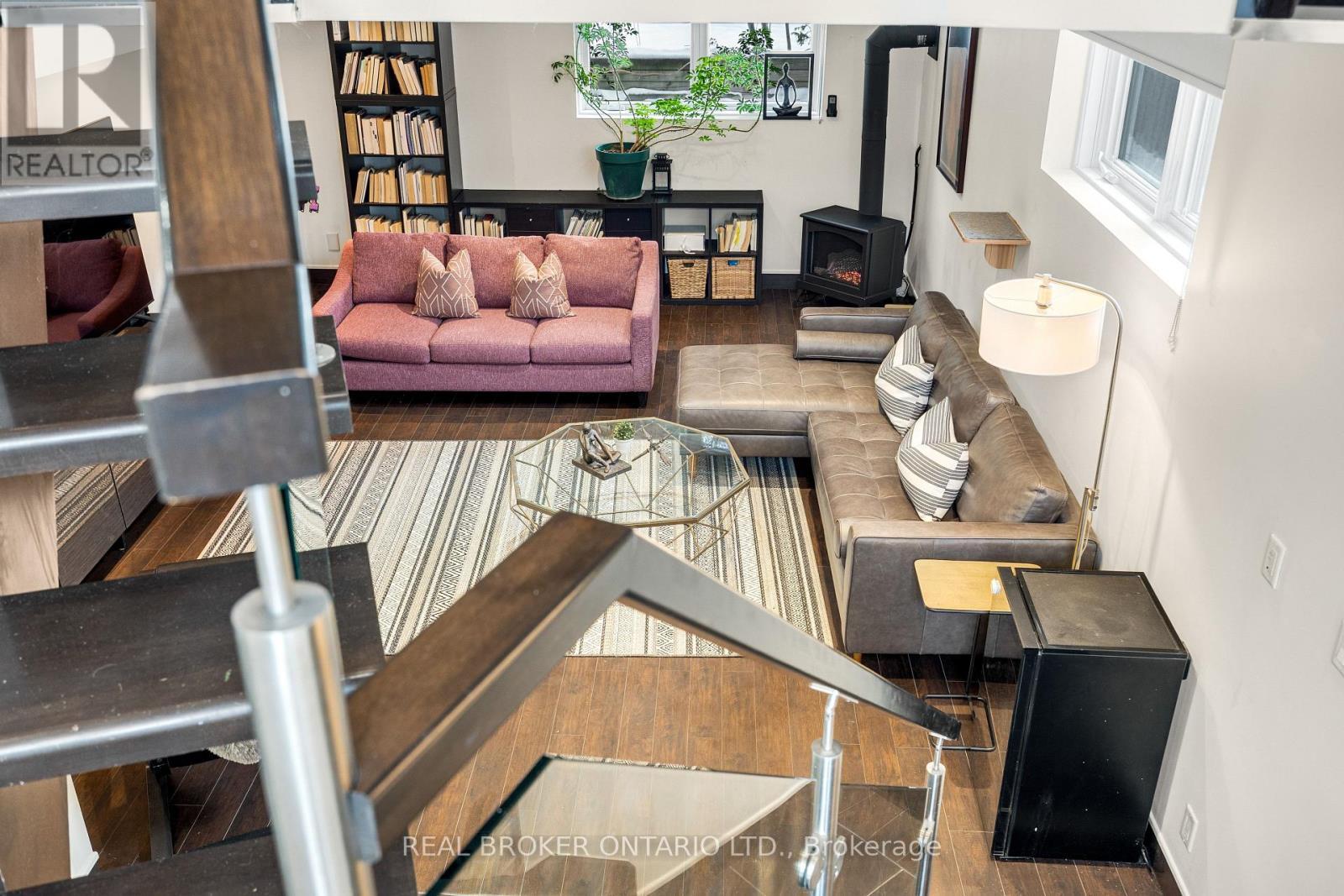 2212 Joanne Avenue, Ottawa, ON - Indoor Photo Showing Living Room
