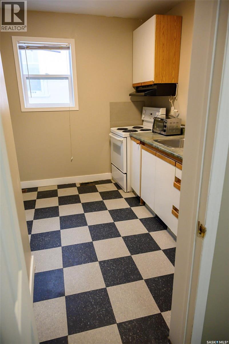 2332 Edgar Street, Regina, SK - Indoor Photo Showing Kitchen