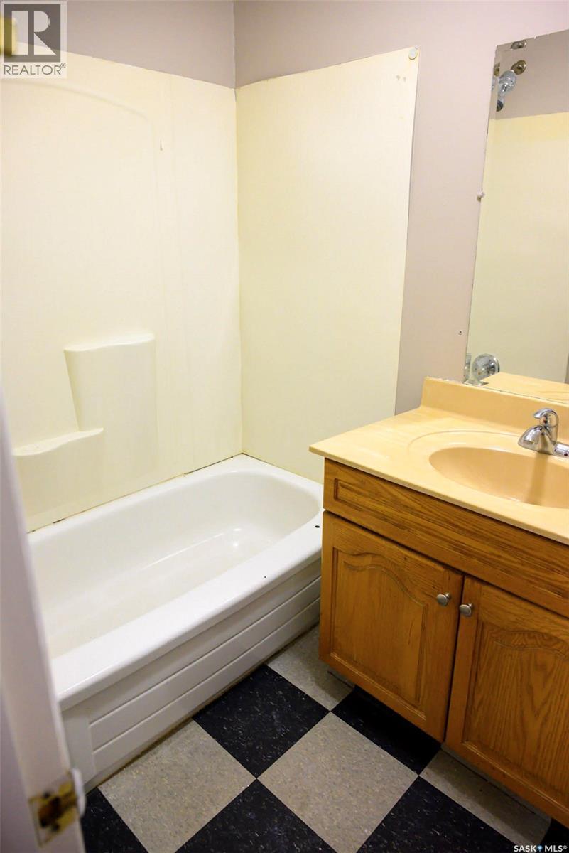 2332 Edgar Street, Regina, SK - Indoor Photo Showing Bathroom
