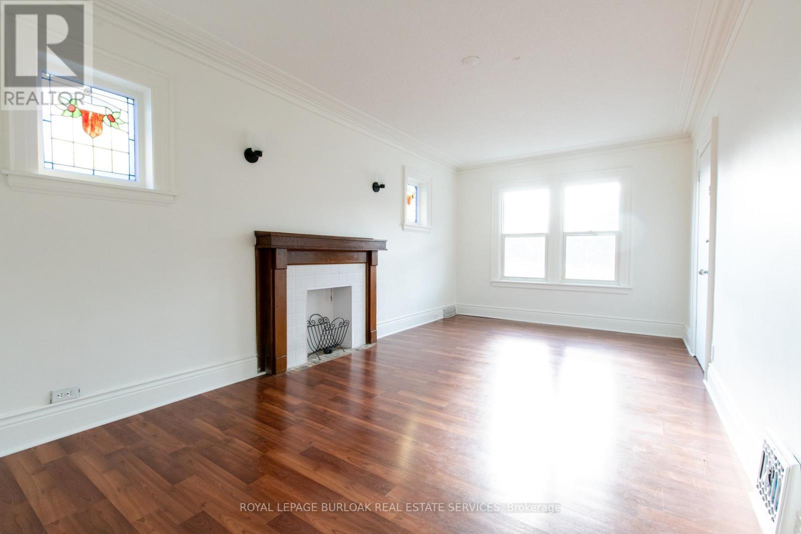 49 Province Street S, Hamilton, ON - Indoor With Fireplace