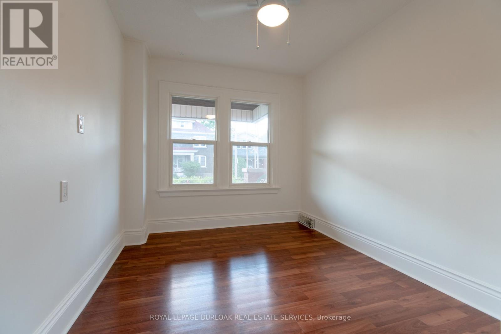 49 Province Street S, Hamilton, ON - Indoor Photo Showing Other Room